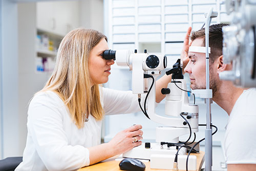 Besser Sehen Landshut - Untersuchung des vorderen Augenabschnittes